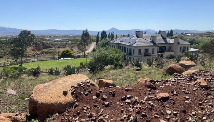 Modern architectural design: The Shazi residence in Fourways, Johannesburg is a contemporary home that underwent a façade renovation for an upgrade that would highlight the entrance, embrace natural elements and bring abundant natural light into the study, office, and children’s play area. 